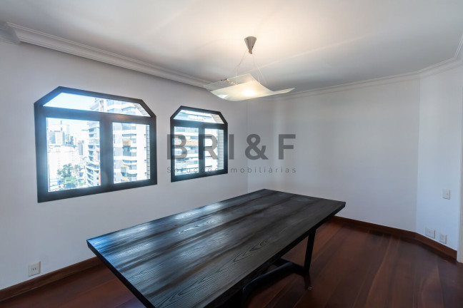 Imagem Apartamento com 3 Quartos para Alugar, 240 m² em Itaim Bibi - São Paulo