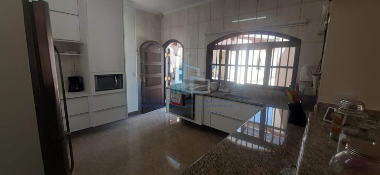 Imagem Casa com 3 Quartos à Venda, 210 m² em Flórida - Praia Grande