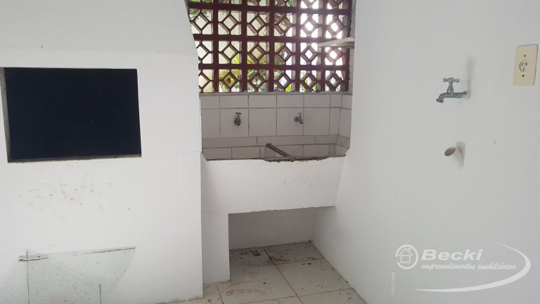 Imagem Casa com 6 Quartos à Venda, 166 m² em Atiradores - Joinville