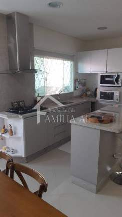 Imagem Sobrado com 3 Quartos à Venda, 248 m² em Parque Guarani - Joinville