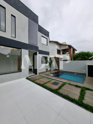 Imagem Casa com 5 Quartos à Venda, 210 m² em Vargem Pequena - Rio De Janeiro Imagem Casa com 5 Quartos à Venda, 210 m² em Vargem Pequena - Rio De Janeiro