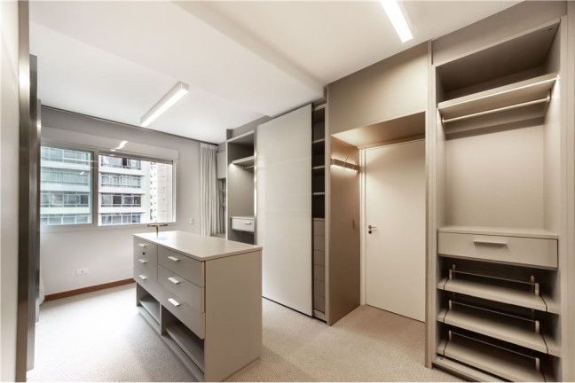 Imagem Apartamento com 3 Quartos à Venda, 198 m² em Itaim Bibi - São Paulo