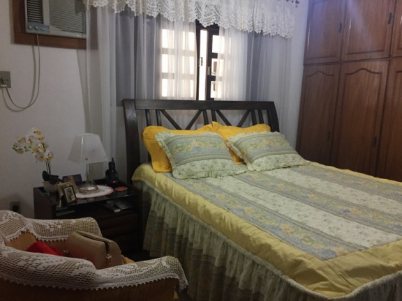 Imagem Casa com 3 Quartos à Venda, 203 m² em Candelária - Natal Imagem Casa com 3 Quartos à Venda, 203 m² em Candelária - Natal