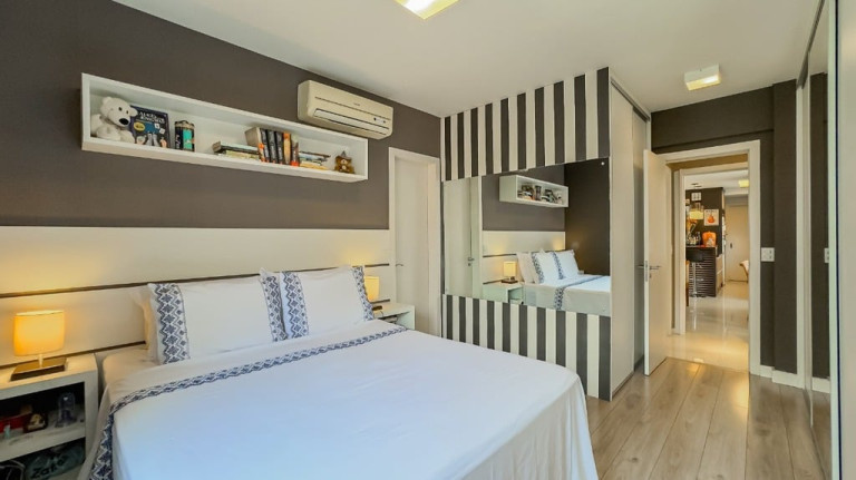 Imagem Imóvel com 2 Quartos à Venda, 86 m² em Petrópolis - Porto Alegre Imagem Imóvel com 2 Quartos à Venda, 86 m² em Petrópolis - Porto Alegre