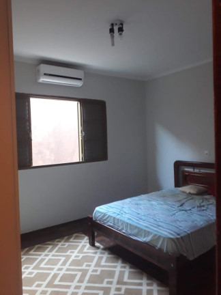 Imagem Casa com 4 Quartos para Alugar,  em Jardim America - Bauru