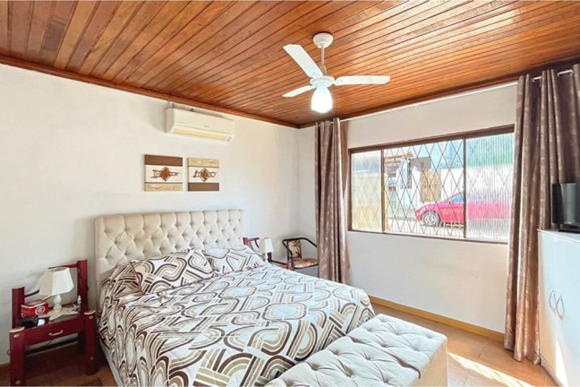 Imagem Casa com 2 Quartos à Venda, 101 m² em Vila Nova - Porto Alegre