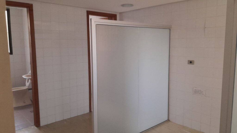 Imagem Sala Comercial à Venda, em Moinhos De Vento - Porto Alegre Imagem Sala Comercial à Venda, em Moinhos De Vento - Porto Alegre