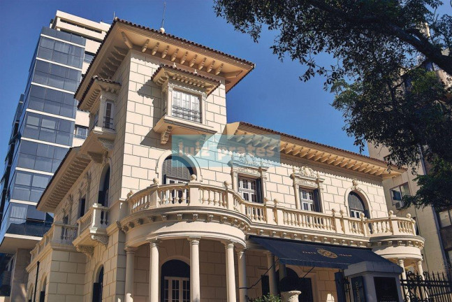 Imagem Apartamento com 2 Quartos à Venda, 85 m² em Moinhos De Vento - Porto Alegre