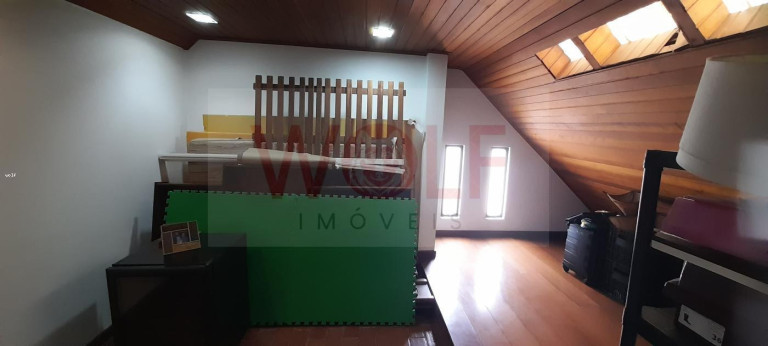 Imagem Sobrado com 3 Quartos à Venda, 147 m² em Bom Retiro - Curitiba Imagem Sobrado com 3 Quartos à Venda, 147 m² em Bom Retiro - Curitiba
