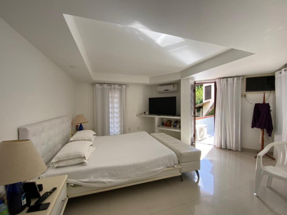 Imagem Casa com 4 Quartos à Venda, 593 m² em Pitangueiras - Lauro De Freitas Imagem Casa com 4 Quartos à Venda, 593 m² em Pitangueiras - Lauro De Freitas