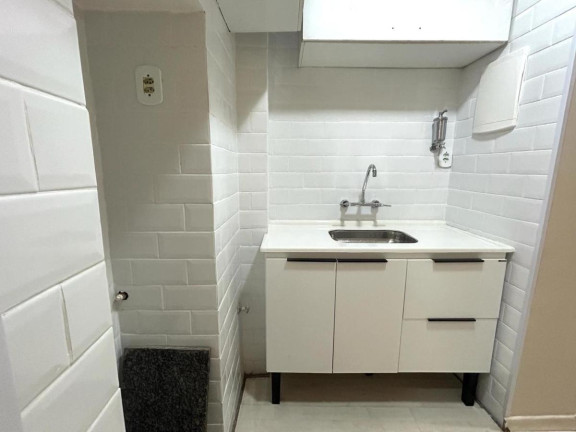 Imagem Apartamento com 1 Quarto à Venda, 41 m² em Copacabana - Rio De Janeiro Imagem Apartamento com 1 Quarto à Venda, 41 m² em Copacabana - Rio De Janeiro