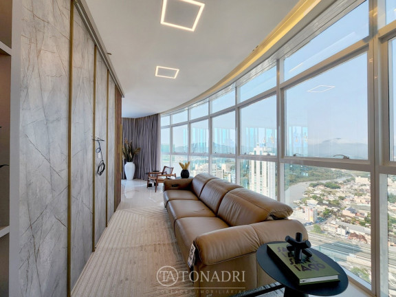 Imagem Imóvel com 4 Quartos à Venda, 277 m² em Centro - Balneário Camboriú Imagem Imóvel com 4 Quartos à Venda, 277 m² em Centro - Balneário Camboriú