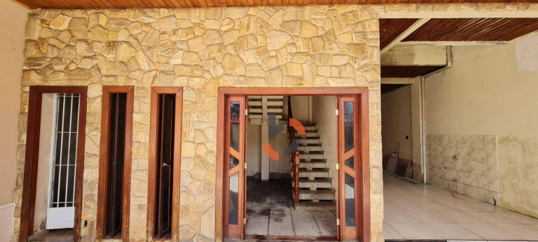 Imagem Casa com 4 Quartos à Venda, 452 m² em Cerâmica - Nova Iguaçu