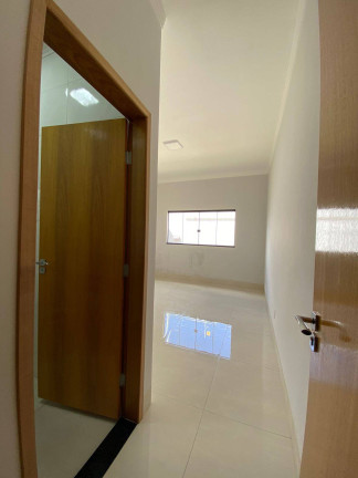 Imagem Casa com 3 Quartos à Venda, 104 m² em Loteamento Residencial Verona - Anápolis