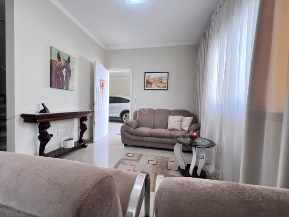 Imagem Casa com 3 Quartos à Venda, 130 m² em Glória - Joinville Imagem Casa com 3 Quartos à Venda, 130 m² em Glória - Joinville