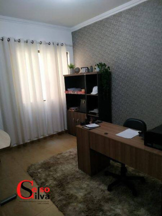 Imagem Casa com 3 Quartos à Venda, 180 m² em Maringá