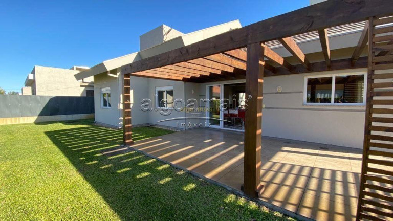 Imagem Casa com 3 Quartos à Venda, 330 m² em Condominio Lagoa Do Passo - Osório Imagem Casa com 3 Quartos à Venda, 330 m² em Condominio Lagoa Do Passo - Osório