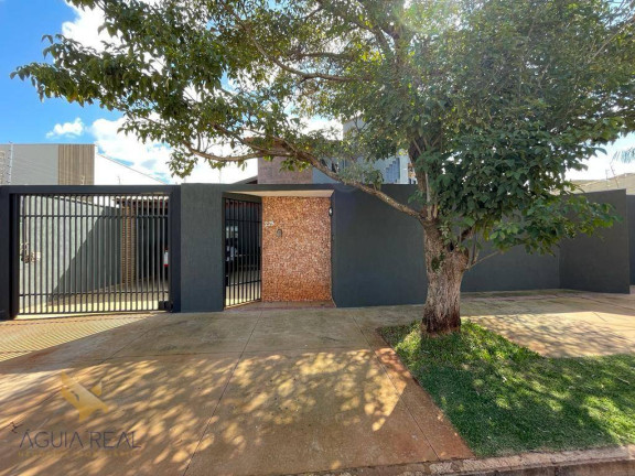 Sobrado com 4 Quartos à Venda, 254 m² em Rita Vieira - Campo Grande