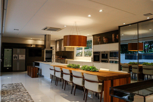 Imagem Casa com 4 Quartos à Venda, 450 m² em Jurerê - Florianópolis Imagem Casa com 4 Quartos à Venda, 450 m² em Jurerê - Florianópolis