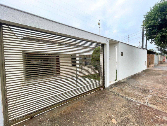 Sobrado com 4 Quartos à Venda ou Locação, 227 m² em Parque Residencial João Piza - Londrina