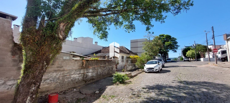 Imagem Casa com 2 Quartos à Venda, 326 m² em Menino Jesus - Santa Maria Imagem Casa com 2 Quartos à Venda, 326 m² em Menino Jesus - Santa Maria