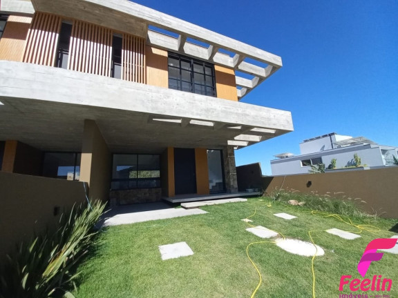 Imagem Casa com 3 Quartos à Venda, 161 m² em Rio Tavares - Florianópolis Imagem Casa com 3 Quartos à Venda, 161 m² em Rio Tavares - Florianópolis