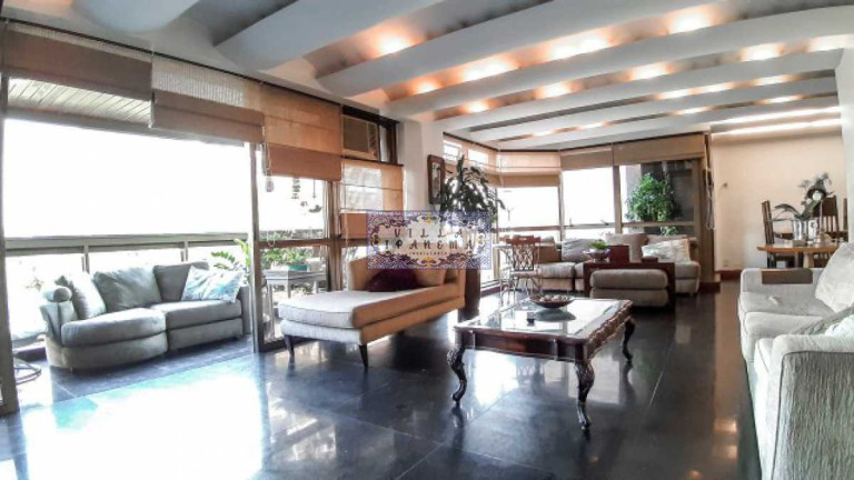 Imagem Apartamento com 4 Quartos à Venda, 191 m² em Lagoa - Rio De Janeiro Imagem Apartamento com 4 Quartos à Venda, 191 m² em Lagoa - Rio De Janeiro