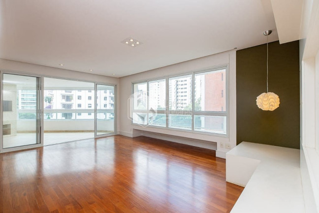Apartamento com 3 Quartos à Venda, 158 m² em Moema - São Paulo