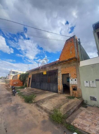 Imagem Casa com 5 Quartos à Venda, em Canelas - Montes Claros Imagem Casa com 5 Quartos à Venda, em Canelas - Montes Claros