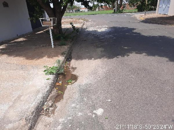 Casa com 2 Quartos à Venda, 250 m² em Jardim Universo - Aracatuba