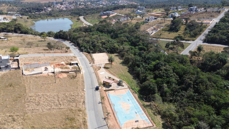 Imagem Terreno à Venda, 1.000 m² em Contagem Imagem Terreno à Venda, 1.000 m² em Contagem