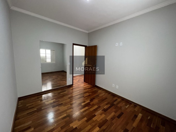 Imagem Casa com 3 Quartos à Venda, 158 m² em Centro - Botucatu Imagem Casa com 3 Quartos à Venda, 158 m² em Centro - Botucatu