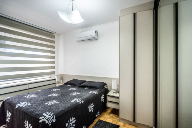Imagem Imóvel com 3 Quartos à Venda, 109 m² em Centro Histórico - Porto Alegre Imagem Imóvel com 3 Quartos à Venda, 109 m² em Centro Histórico - Porto Alegre