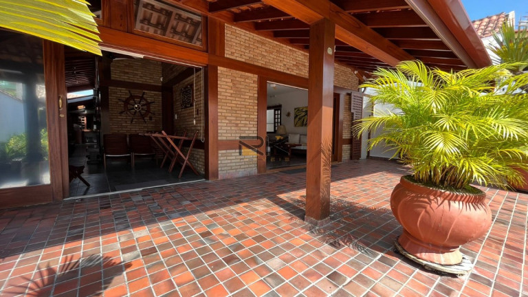 Imagem Casa com 5 Quartos à Venda, 225 m² em Perequê Açu - Ubatuba