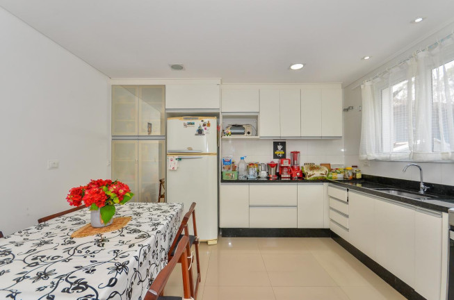 Imagem Casa com 3 Quartos à Venda, 236 m² em Vista Alegre - Curitiba Imagem Casa com 3 Quartos à Venda, 236 m² em Vista Alegre - Curitiba