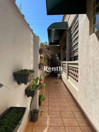 Imagem Casa com 3 Quartos à Venda, 197 m² em Centro - Rio Claro Imagem Casa com 3 Quartos à Venda, 197 m² em Centro - Rio Claro