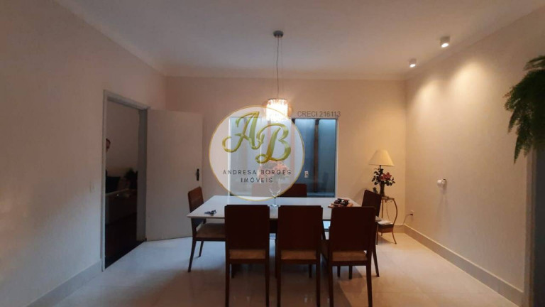 Imagem Casa com 3 Quartos à Venda, 250 m² em Jardim Samello V - Franca