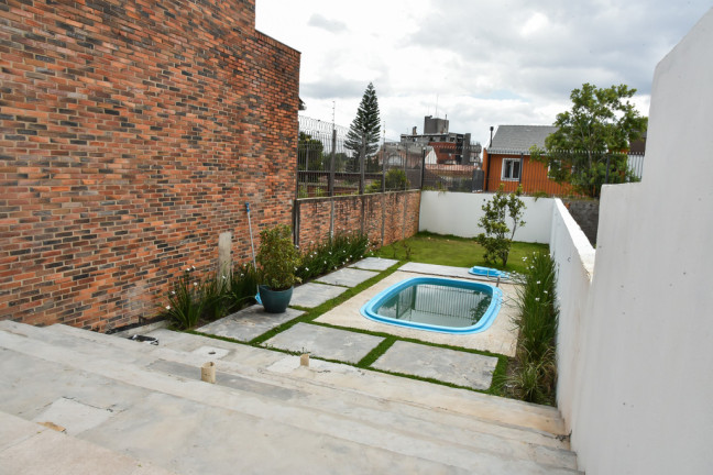 Imagem Casa com 4 Quartos à Venda, em Chácara Das Pedras - Porto Alegre Imagem Casa com 4 Quartos à Venda, em Chácara Das Pedras - Porto Alegre