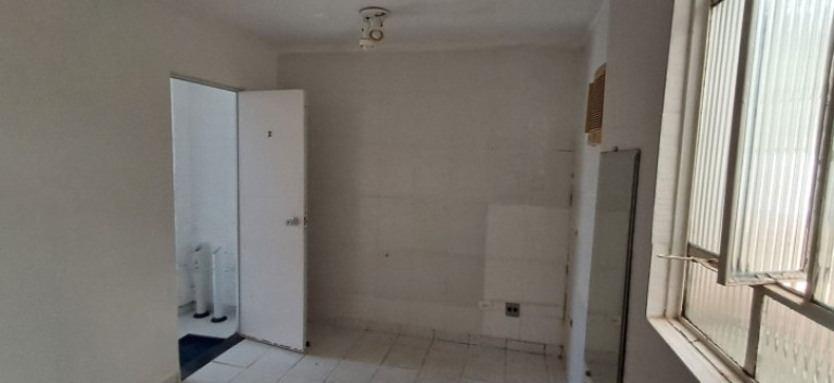 Sala Comercial para Alugar, 10 m² em Boqueirão - Santos
