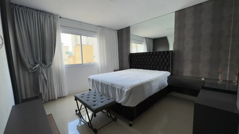 Imagem Apartamento com 3 Quartos à Venda, 132 m² em Centro - Balneário Camboriú Imagem Apartamento com 3 Quartos à Venda, 132 m² em Centro - Balneário Camboriú