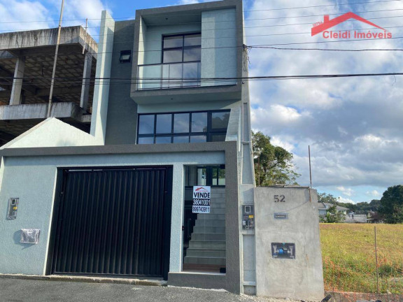 Sobrado com 3 Quartos à Venda, 203 m² em Saguaçu - Joinville