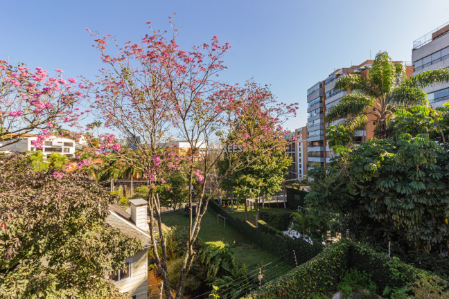 Imagem Sobrado com 4 Quartos à Venda, 301 m² em Jardim Guedala - São Paulo