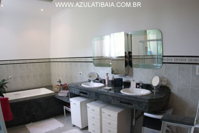 Imagem Casa com 3 Quartos à Venda, 480 m² em Vila Petrópolis - Atibaia