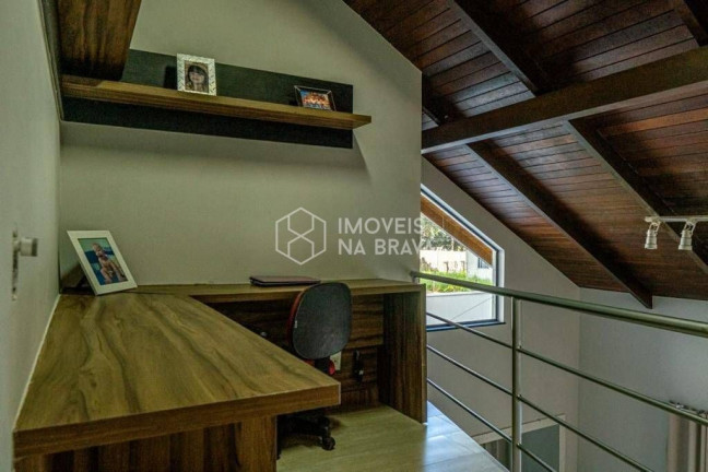 Imagem Casa com 3 Quartos para Alugar, 200 m² em Praia Brava - Itajaí Imagem Casa com 3 Quartos para Alugar, 200 m² em Praia Brava - Itajaí