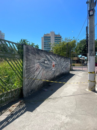 Terreno à Venda, 700 m² em Imbetiba - Macaé