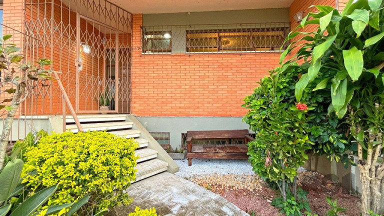 Imagem Casa com 3 Quartos à Venda, em Santa Tereza - Porto Alegre Imagem Casa com 3 Quartos à Venda, em Santa Tereza - Porto Alegre