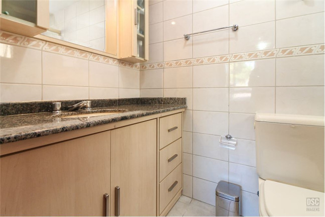 Imagem Imóvel com 3 Quartos à Venda, em Boa Vista - Porto Alegre Imagem Imóvel com 3 Quartos à Venda, em Boa Vista - Porto Alegre