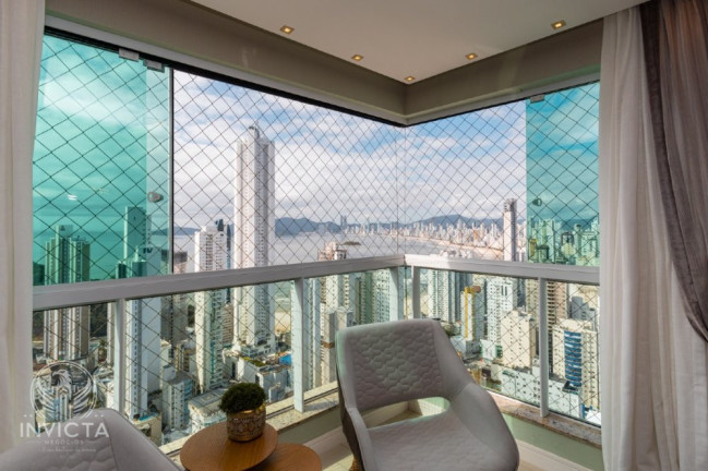 Apartamento com 3 Quartos à Venda, 135 m² em Pioneiros - Balneário Camboriú