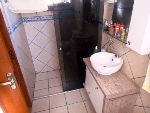 Imagem Casa com 3 Quartos à Venda, 199 m² em Jardim Itu - Porto Alegre Imagem Casa com 3 Quartos à Venda, 199 m² em Jardim Itu - Porto Alegre