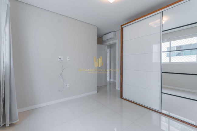 Imagem Apartamento com 3 Quartos à Venda, 127 m² em Pioneiros - Balneário Camboriú Imagem Apartamento com 3 Quartos à Venda, 127 m² em Pioneiros - Balneário Camboriú
